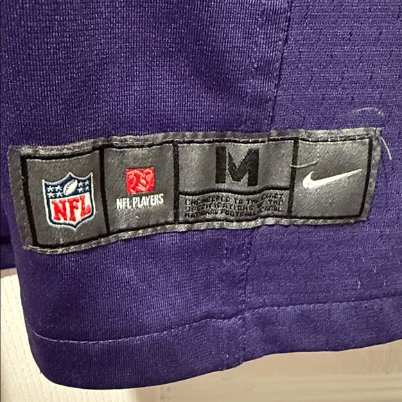 Lamar Jackson on field youth jersey - Picture 2 of 5